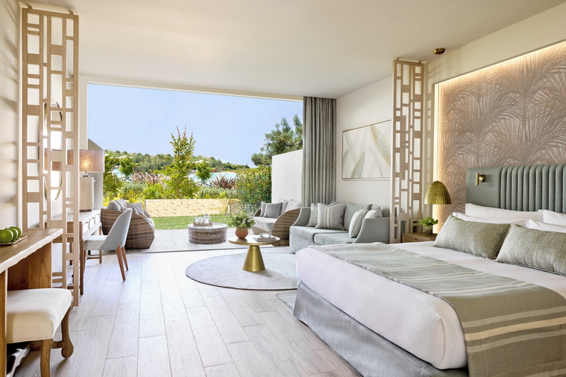 Tiara Holidays - Porto Sani - junior suite private garden